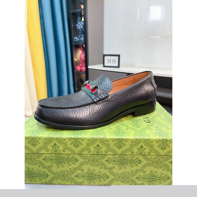 G*u*i leather shoes